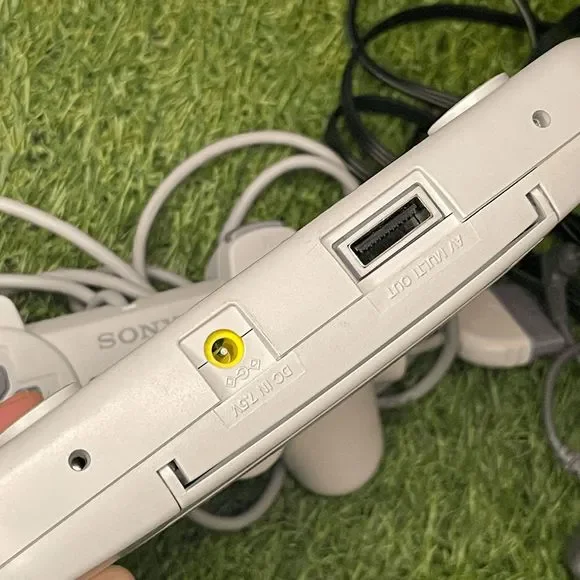 Sony PS One Playstation 1 - with controller and cables - Super Great - Picture 6 of 8